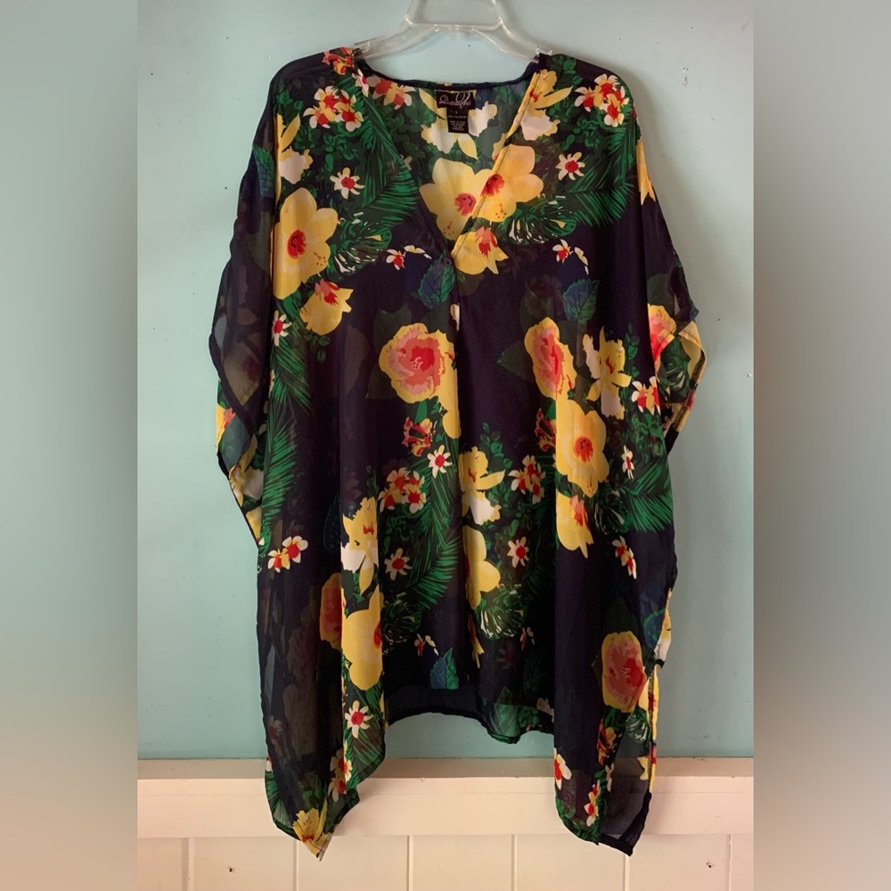 Questions brand oversized ladies tropical print blouse size L - 2X